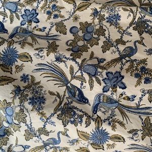 Pottery Barn Duvet Queen, and 2 standard shams Blue Birds, Grey Gingham trim